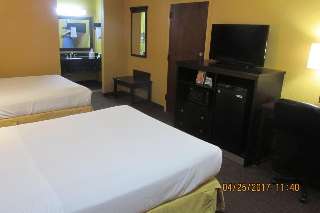 Americas Best Value Inn Byram Exterior foto