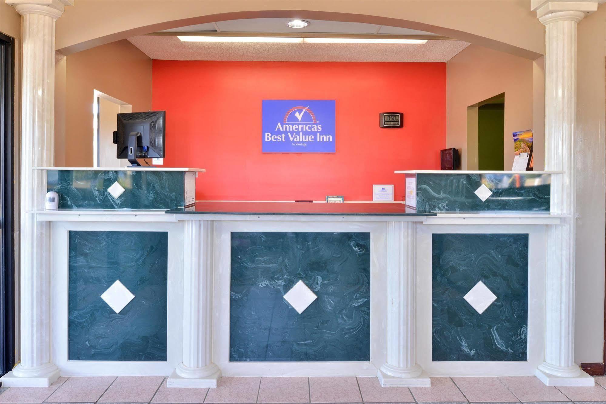 Americas Best Value Inn Byram Exterior foto