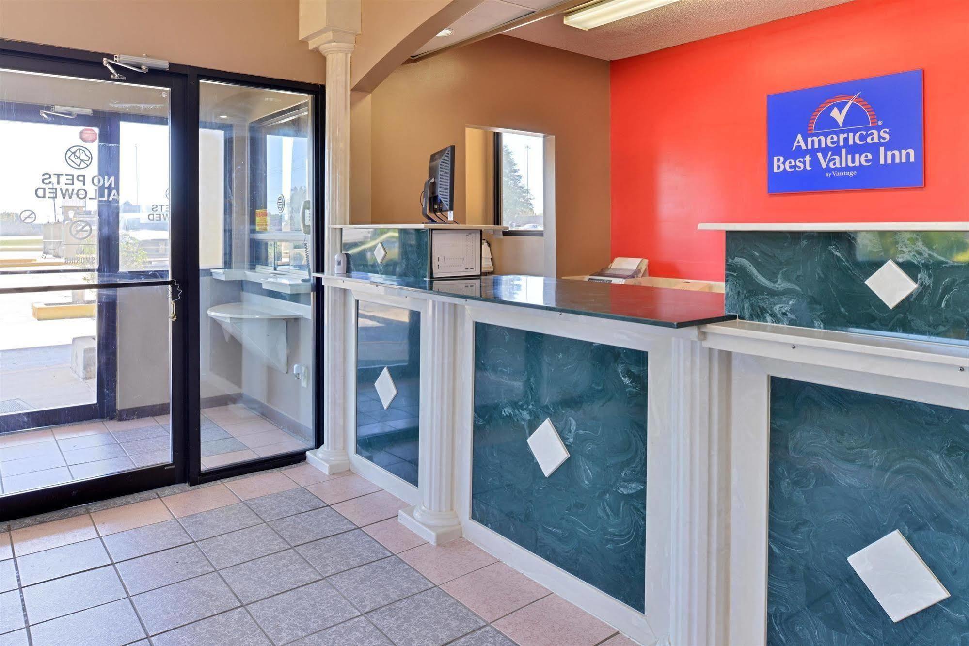 Americas Best Value Inn Byram Exterior foto